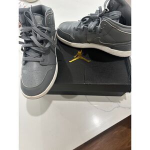 Nike Air Jordan 1 Mid ‘Cool Grey’ Youth Size 7Y Sneakers